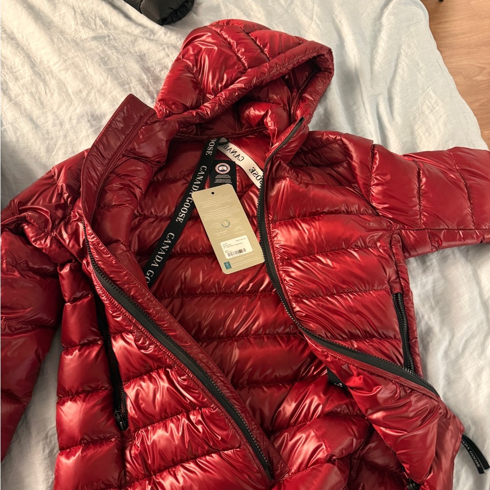 Canada Goose Red Puffer Jacket New with Tags - Picture 7 of 7